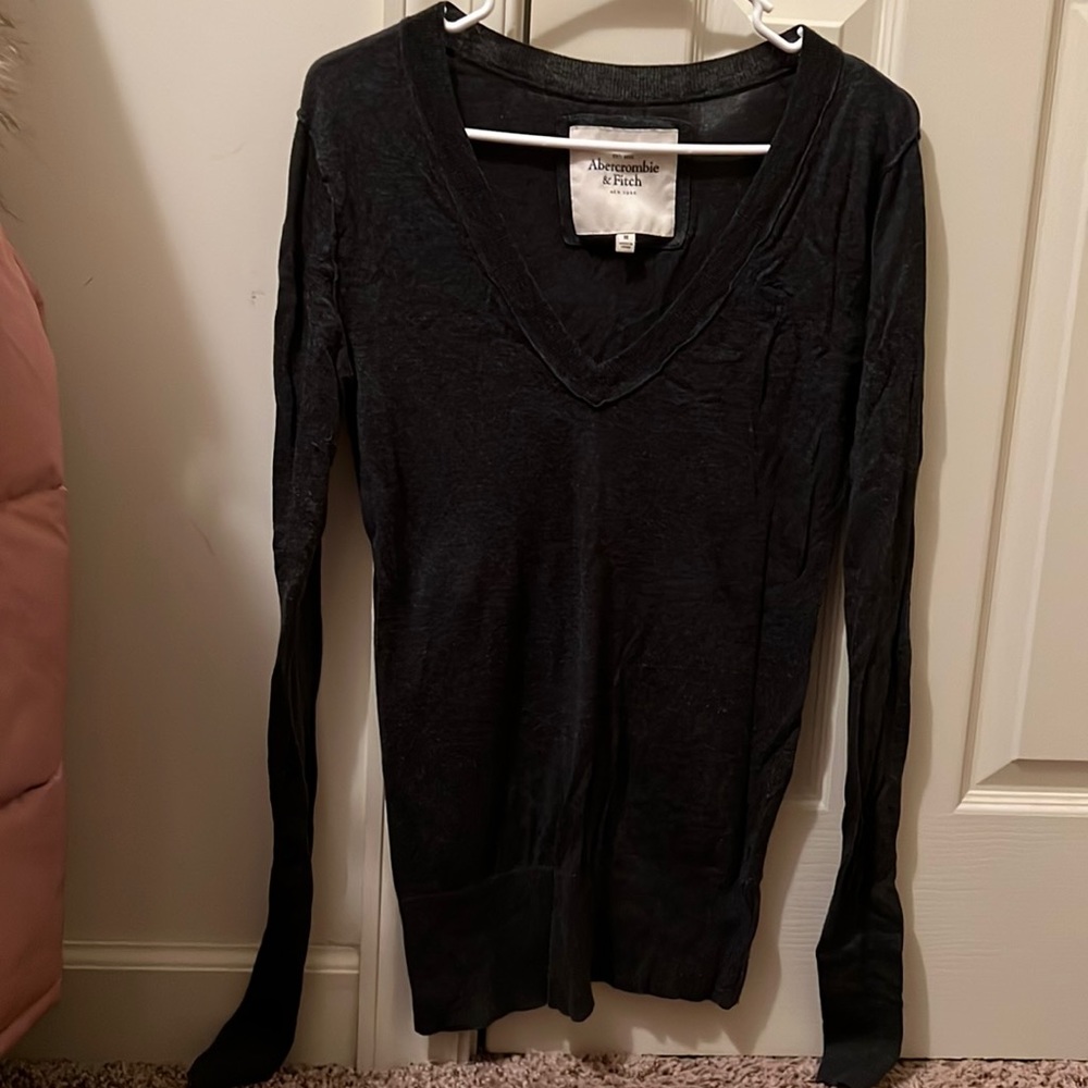 Abercrombie & fitch v neck sweater medium